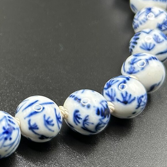 Vintage Hand Painted Chinese Porcelain Necklace with Silver Clasp - Picture 2 of 3